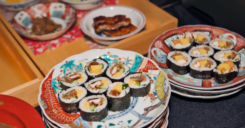sushi rolls